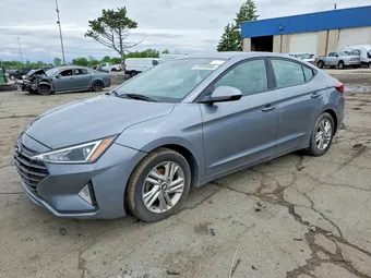 2019 Hyundai Elantra KMHD84LF1KU812903
