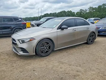 2019 Mercedes-Benz A-Class WDD3G4EB4KW019201