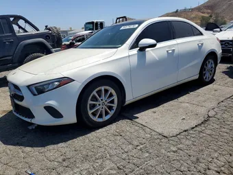 2019 Mercedes-Benz A-Class WDD3G4FB6KW019697