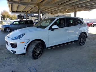 2017 Porsche Cayenne WP1AA2A20HKA82842