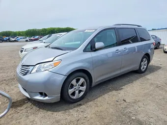 2017 Toyota Sienna 5TDKZ3DC7HS875654 Lot 54018916