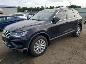 2016 Volkswagen Touareg WVGEF9BP8GD010440
