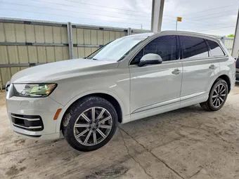 2017 Audi Q7 WA1VAAF7XHD021109
