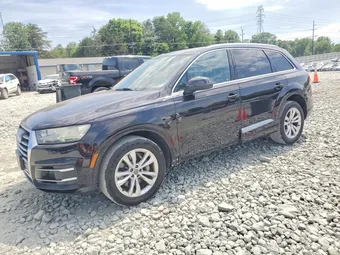2017 Audi Q7 WA1LAAF78HD010097