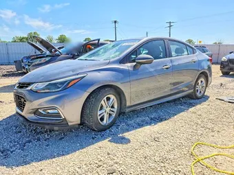 2018 Chevrolet Cruze 1G1BE5SM1J7235080 Lot 52606956