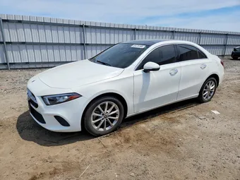2019 Mercedes-Benz A-Class WDD3G4FB9KW002697
