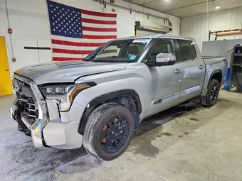 2025 Toyota Tundra 5TFMA5DB2SX273359