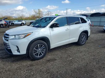 2018 Toyota Highlander 5TDJZRFH0JS525747 Lot 49946486