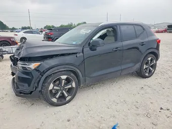 2022 Volvo XC40 YV4162UK3N2744176