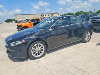 2020 Mercedes-Benz A-Class W1K3G4EB8LW044958