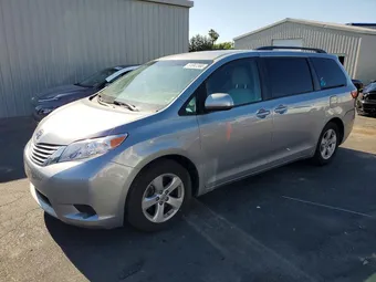 2015 Toyota Sienna 5TDKK3DC2FS644940