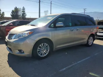 2016 Toyota Sienna 5TDYK3DC8GS751390 Lot 56582036