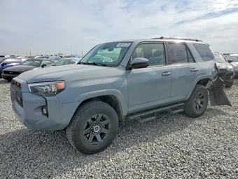 2021 Toyota 4Runner JTEBU5JR8M5926352