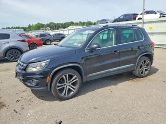 2017 Volkswagen Tiguan WVGWV7AX5HK021177