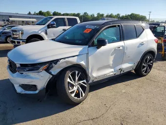 2021 Volvo XC40 YV4162UM5M2612682
