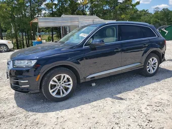 2018 Audi Q7 WA1LAAF7XJD004386