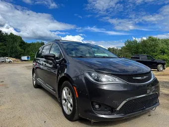 2017 Chrysler Pacifica 2C4RC1BG8HR803588 Lot 57971776