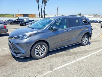 2025 Toyota Sienna 5TDJSKFC5SS208886