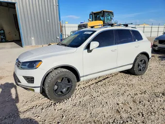 2015 Volkswagen Touareg WVGEP9BP0FD002764
