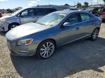 2016 Volvo S60 LYV402FM0GB099911