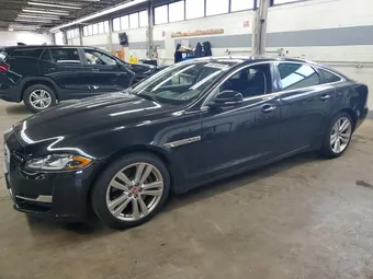 2016 Jaguar XJ-Series SAJWJ2GD0G8V96171