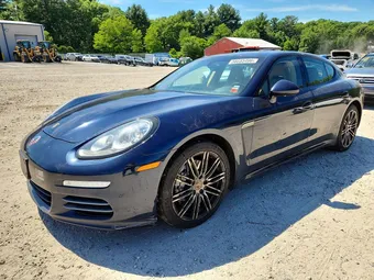 2016 Porsche Panamera WP0AA2A72GL003550