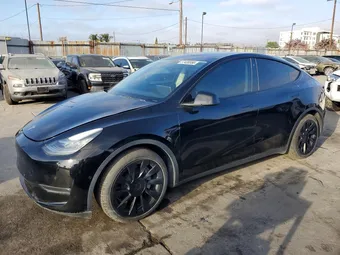 2021 Tesla Model Y 5YJYGAEE9MF137910