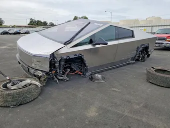 2025 Tesla Cybertruck 7G2CEHEE9SA062089