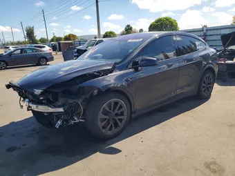 2024 Tesla Model X 7SAXCDE50RF445213
