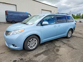 2017 Toyota Sienna 5TDYZ3DCXHS833151 Lot 54676276
