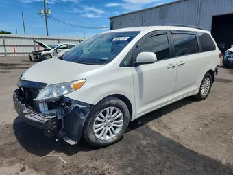 2017 Toyota Sienna 5TDYZ3DC1HS896381 Lot 56632296