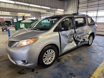2015 Toyota Sienna 5TDYK3DC2FS571966 Lot 48579016