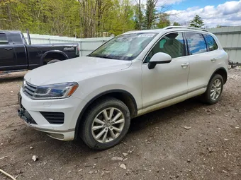 2015 Volkswagen Touareg WVGEP9BP2FD003219