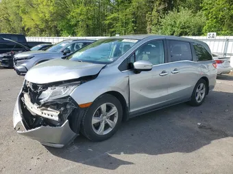 2018 Honda Odyssey 5FNRL6H79JB028000