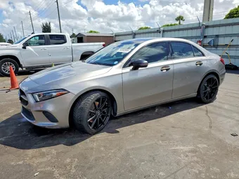 2019 Mercedes-Benz A-Class WDD3G4EB4KW017528