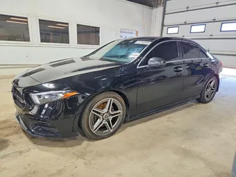 2020 Mercedes-Benz A-Class W1K3G4FB1LW043844