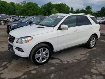 2015 Mercedes-Benz M-Class 4JGDA5JB0FA571711