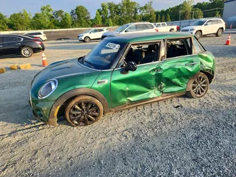 2020 Mini 5-Door WMWXU7C04L2M10409