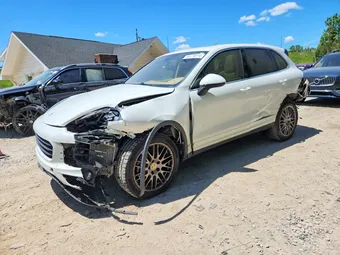 2016 Porsche Cayenne WP1AB2A22GLA95260