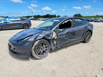2023 Tesla Model 3 5YJ3E1EA7PF697474