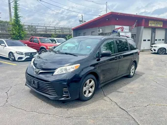 2018 Toyota Sienna 5TDKZ3DC7JS903233
