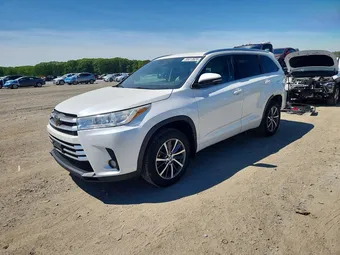 2018 Toyota Highlander 5TDJZRFH3JS906556 Lot 55613626