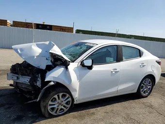 2017 Toyota Yaris 3MYDLBYV8HY149134