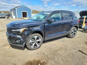2025 Volvo XC40 YV4L12UC7S2558863