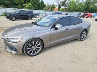 2019 Volvo S60 7JRA22TK7KG009457