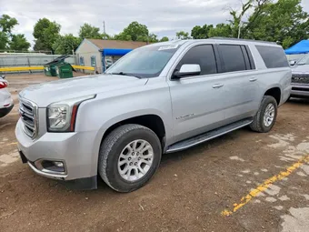 2016 GMC Yukon XL 1GKS2FKC3GR332165