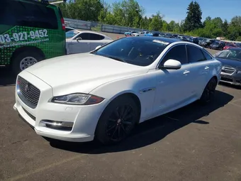2019 Jaguar XJ-Series SAJWJ1CD2K8W19572