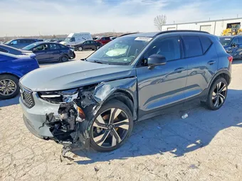 2023 Volvo XC40 YV4L12UW1P2114069