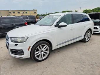 2017 Audi Q7 WA1VAAF78HD048017