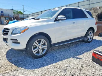 2015 Mercedes-Benz M-Class 4JGDA5HB5FA441185
